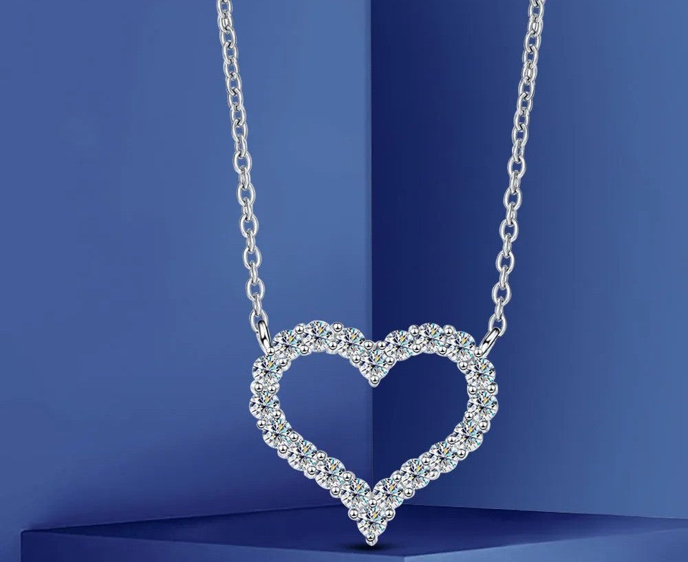 *sale* hot The Sparkling Moissanite Heart Lock pendant & chain Necklace