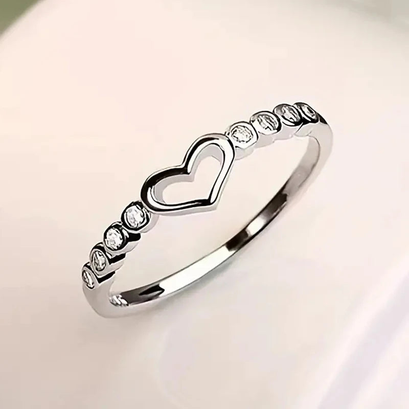 Women Heart Rings with Shiny Cubic Zirconia Exquisite Daily Wear